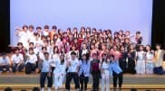 ステージ上で撮ったダンス部の集合写真